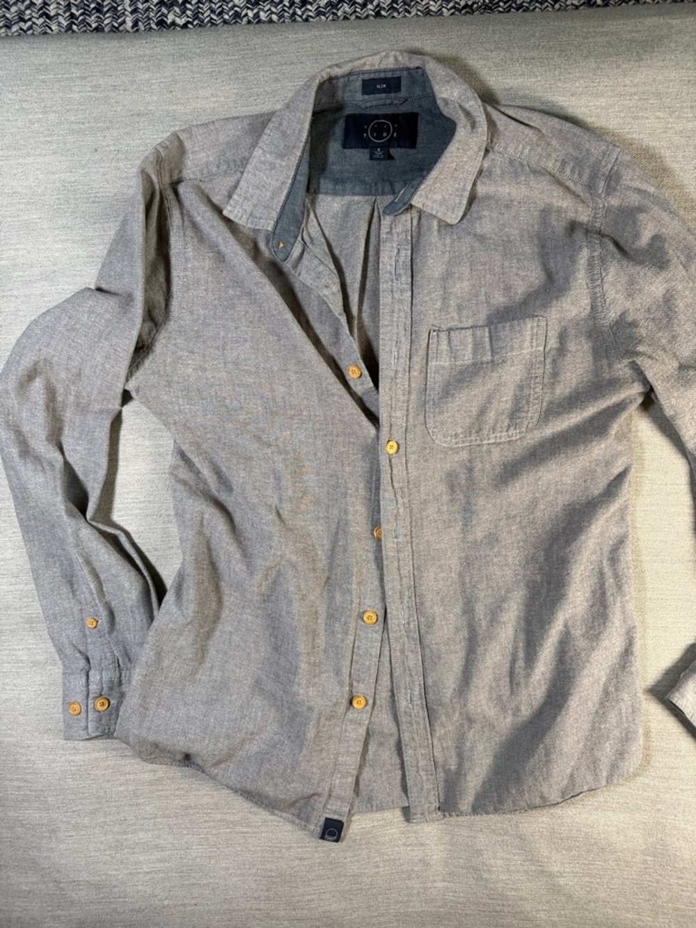 Casual Gray Button-Down Shirt - Lightweight Long Sleeve